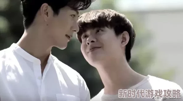 大尺度男男：新一季热播剧集引发观众热议，演员表现备受赞誉，情节发展令人期待
