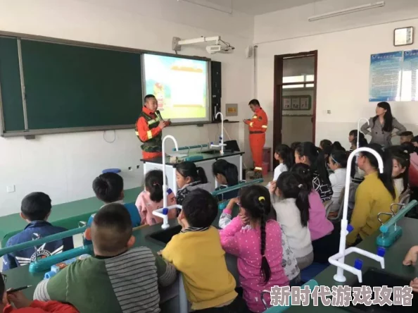 美女被草网站：最新动态揭示该平台用户增长迅速，内容更新频繁，引发广泛关注与讨论