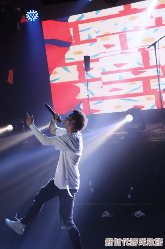 风骚色哟哟:一场视觉盛宴引发热议,时尚界新宠横空出世,颠覆传统审美观念! 风骚色哟哟:一场视觉盛宴引发热议,时尚界新宠横空出世,颠覆传统审美观念!