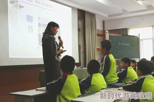 老师办公室激情陈雪薇：近日，陈雪薇在课堂外的互动引发热议，师生关系备受关注