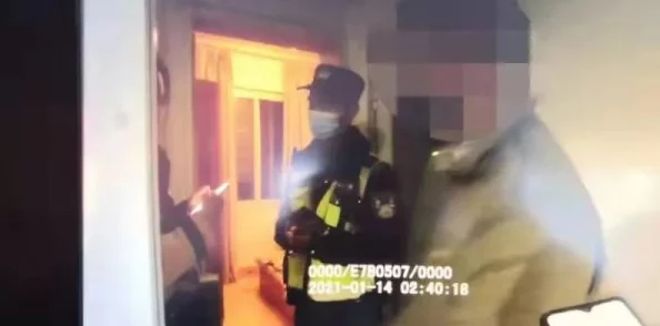 情侣做性视频在线播放，网友们对此表示关注，有人认为这是个人隐私的展示，也有人担心可能带来的负面影响