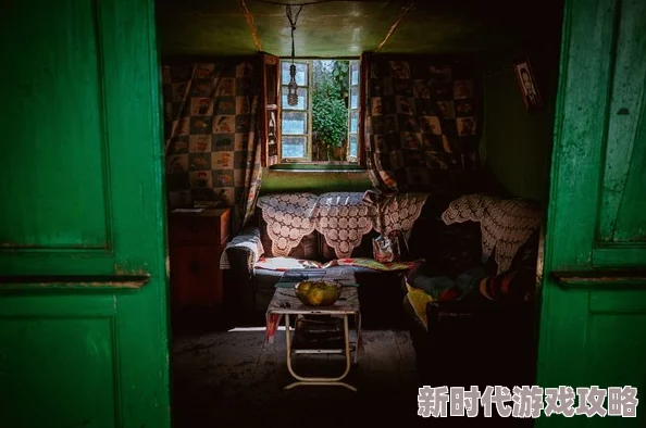 极品美女被困神秘山庄，展开一场惊心动魄的逃脱之旅