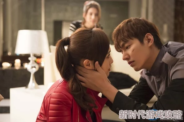 在宠溺与欲望交织的世界里，探索高H共妻关系的禁忌与激情