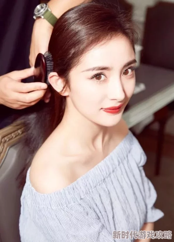 探索国产杨幂福利视频的魅力:让我们一起领略她在荧幕背后的精彩瞬间与独特风采 探索国产杨幂福利视频的魅力:让我们一起领略她在荧幕背后的精彩瞬间与独特风采