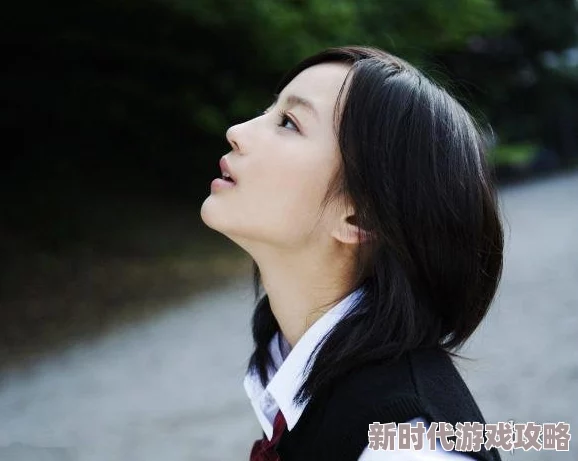 日本夏冰寒说：美女被男的操，近日网络上流传一段视频，引发网友热议，讨论内容涉及隐私与道德问题