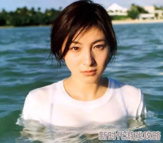 日本夏冰寒说：美女被男的操，近日网络上流传一段视频，引发网友热议，讨论内容涉及隐私与道德问题