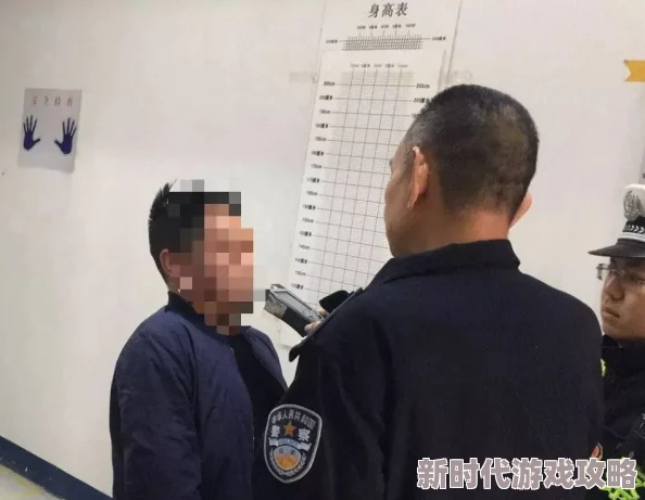 女生露胸网站最新动态：平台政策调整引发用户讨论，内容审核标准趋严，影响创作者与观众互动