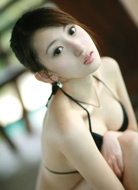 探索周妍希的艺术魅力:裸乳图片背后的故事与无畏表达 探索周妍希的艺术魅力:裸乳图片背后的故事与无畏表达