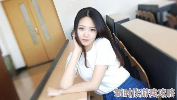 在校长室的禁忌游戏：白嫩校花与权力之间的纠葛与反抗