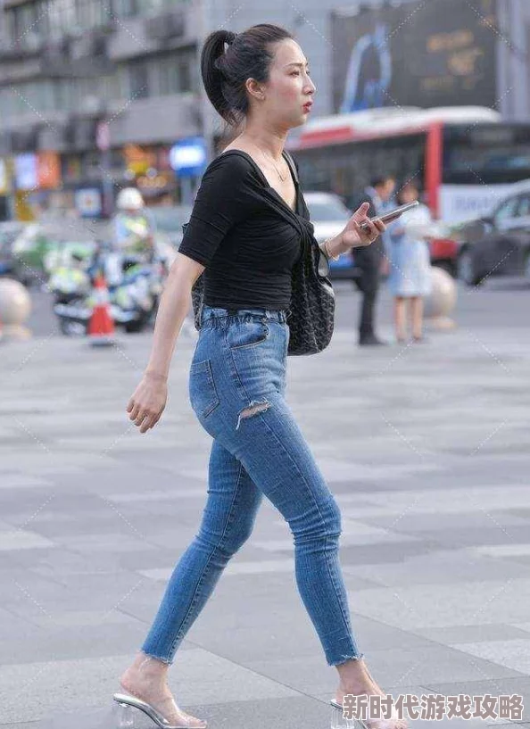 探索欧美另类亚洲一区二区：跨文化视角下的时尚潮流与独特风格融合之旅
