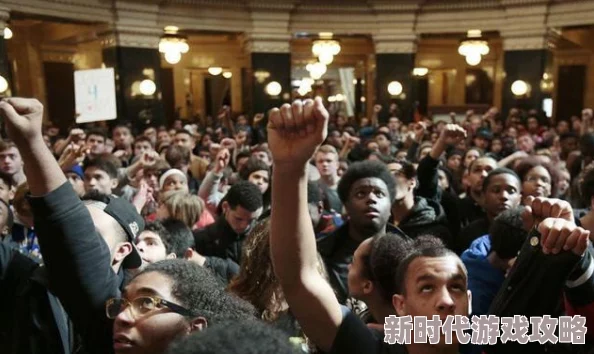 探索欧美文化中的黑人艺术表现：粗大猛烈的18岁青春与激情交织的视觉盛宴