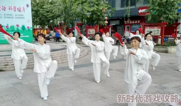 欧美三人交：最新动态揭示了这一现象在社交文化中的演变及其对年轻人的影响，引发广泛讨论与关注