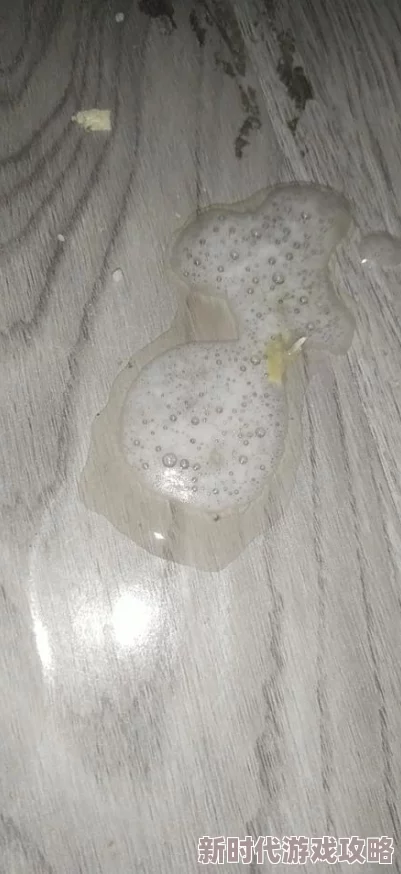 胡桃呕吐白色粘稠液体，真是让人感到不安，希望她能尽快恢复健康