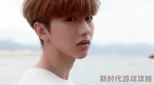 男生把坤坤放在女生的定眼，真是让人感到意外，这样的举动背后有什么深意呢？