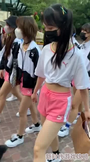 生物课白丝娇喘吁吁，这样的课堂氛围真是让人忍不住想多看几眼！