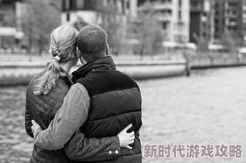 男生和男生一起相嗟嗟，真是让人感受到友情的力量，彼此之间的默契令人羡慕