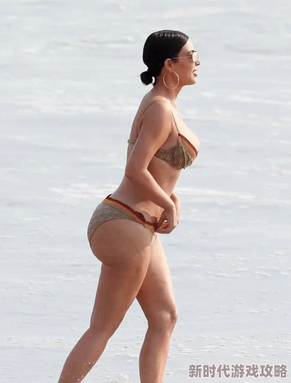 金卡戴珊裸乳照无打码原图,真是让人震惊,这样的照片居然会被曝光! 金卡戴珊裸乳照无打码原图,真是让人震惊,这样的照片居然会被曝光!