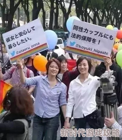 两男一女玩3p，社交媒体热议：性开放与道德界限的碰撞引发广泛讨论