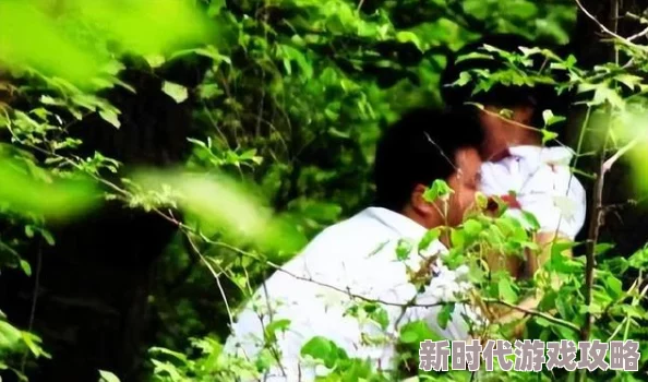 男女野外做爰全过成，真是让人感到震惊，这种行为太不负责任了！