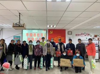 打扑克做运动，真是个有趣的想法！既能锻炼思维，又能增进友谊