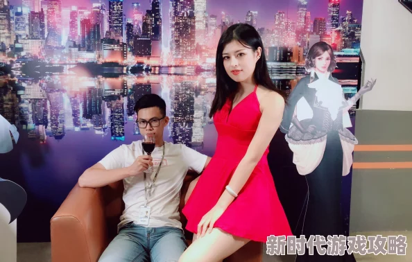 女教师白洁张敏玩交换，近日两人被拍到在咖啡厅亲密互动，引发网友热议与讨论