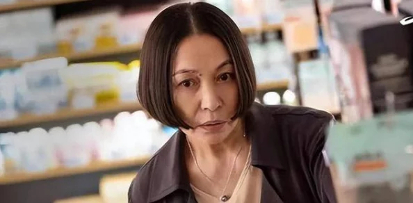 老妇女人一级毛片，内容引发热议，网友们纷纷发表看法，各种观点交锋激烈