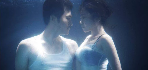 黄色大片久久网友认为该片在视觉效果上表现出色，但剧情设定略显单薄，期待后续作品能有更深刻的主题探讨