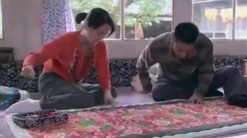 大炕寡妇与小伙子乱小说，这种题材真是让人又好奇又担心，情节会不会太过火？