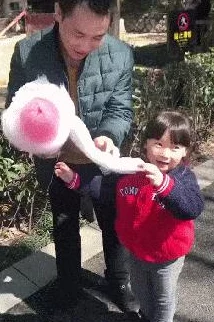 地铁逃生隧道中,如何迅速找到开灯的关键按钮?一键点亮! 地铁逃生隧道中,如何迅速找到开灯的关键按钮?一键点亮!