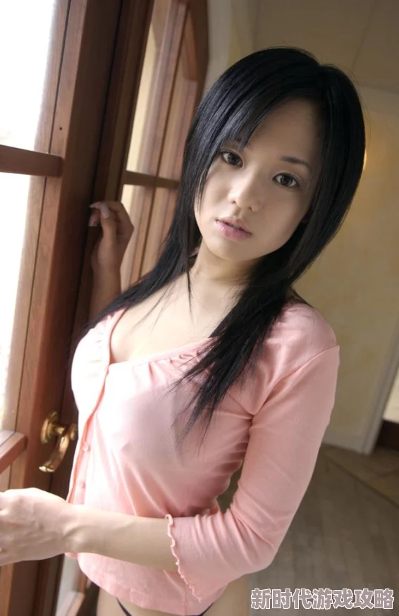 苍井空百度音影网友认为苍井空的作品在网络上引发了广泛讨论，既有支持者也有反对声音，体现了社会对其影响力的复杂态度