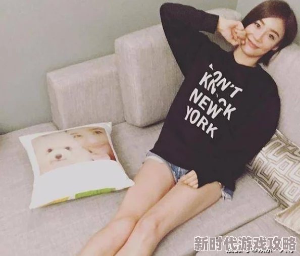 饭桌上故意张开腿让公惊爆！她竟然在家宴上做出如此大胆举动引发众人围观，场面一度失控令人瞠目结舌