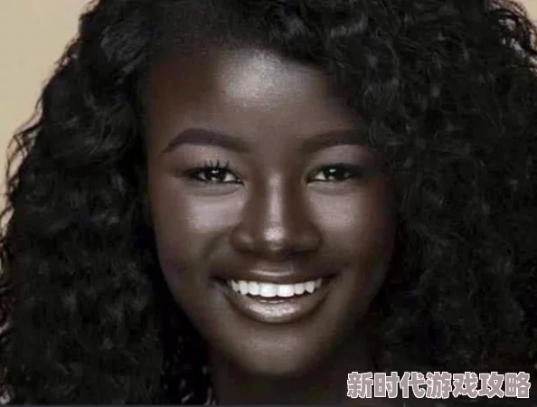 黑人娇小BBW惊爆信息：她的魅力与自信让无数人倾倒，展现出独特的风格和个性，成为社交媒体上的新宠儿！