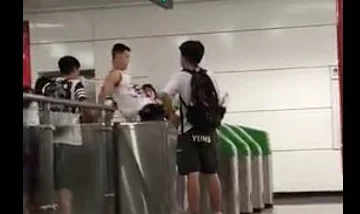 男人机吧进女人的视频，真是让人感到震惊，这种内容应该被抵制和禁止