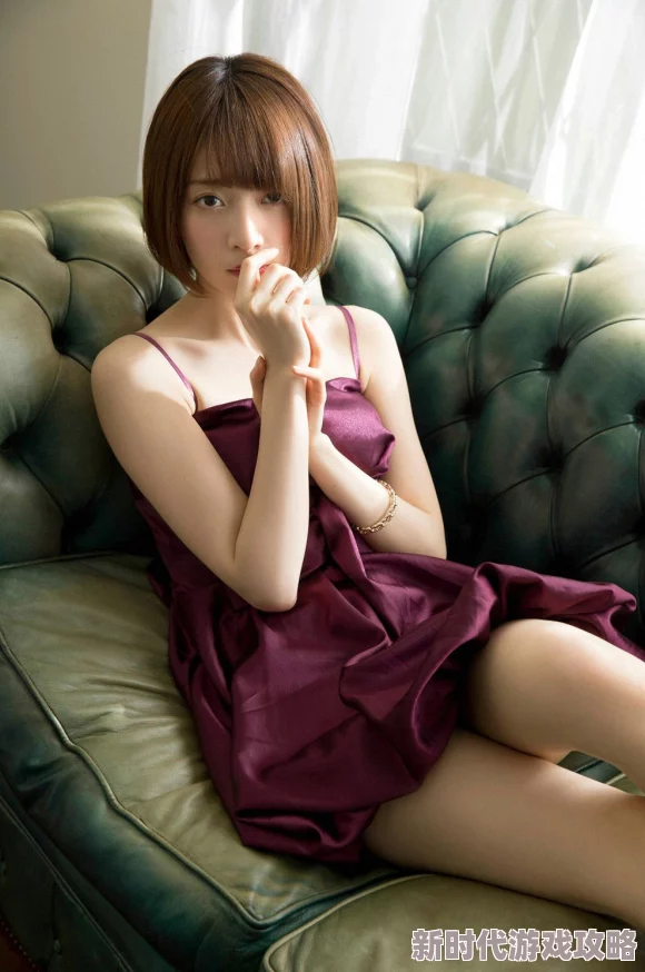 日本美女被c惊爆内幕：她在社交媒体上分享了自己的真实经历，引发网友热议和关注，背后隐藏的故事令人震惊