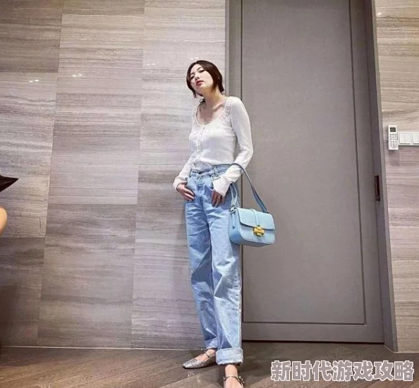 美女的胸被男生揉抓的动态图引发热议网友纷纷讨论其背后的社会现象与性别关系问题