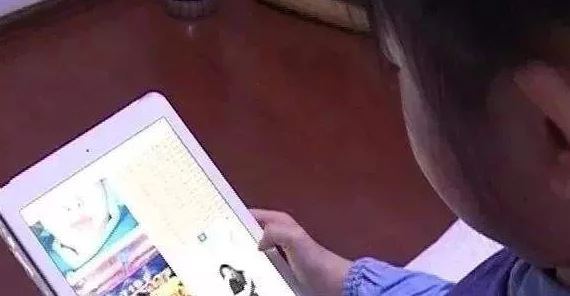 美女被躁免费视频软件引发热议用户纷纷讨论其内容和安全性业内专家呼吁加强监管以保护青少年用户