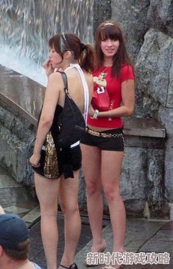 美女扒开腿让男人桶爽的图片近日引发热议，相关内容被多平台下架并加强审核措施以维护网络环境的健康与安全