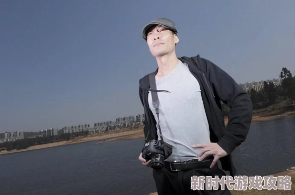 男受扒开屁股鞭打臀缝惨叫网友纷纷表示这种行为过于残忍，呼吁关注人权和身体自主权，反对任何形式的暴力行为