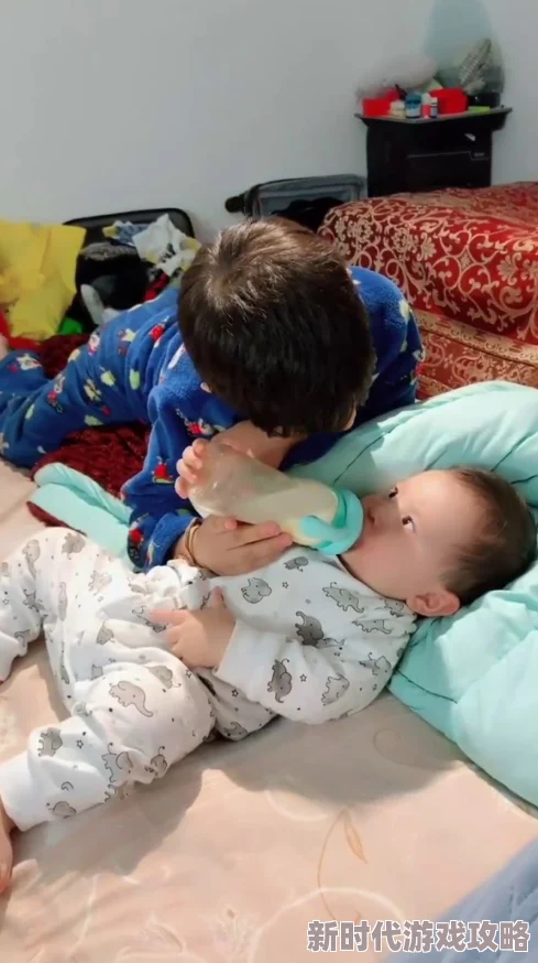 边摸边吃奶玩乳尖的文引发热议网友纷纷讨论其内容与表现手法是否过于露骨并对作品的艺术性提出不同看法 边摸边吃奶玩乳尖的文引发热议网友纷纷讨论其内容与表现手法是否过于露骨并对作品的艺术性提出不同看法