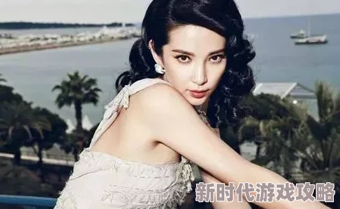 斯嘉丽裸乳照无奶罩视频引发热议网友纷纷讨论其大胆表现与艺术价值并对其私生活产生浓厚兴趣