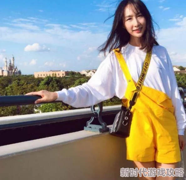 漂亮人妻被老板疯狂进入引发热议网友纷纷讨论职场关系的复杂性与道德底线是否应该设限
