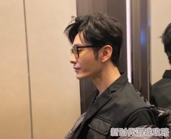 狼好神秘恋情曝光与明星约会被拍到两人甜蜜互动引发热议粉丝纷纷猜测背后故事