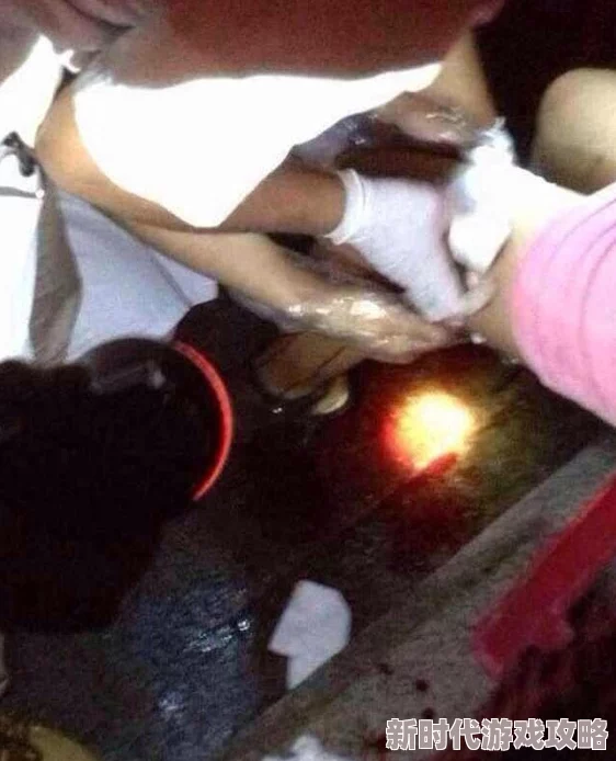 闺蜜扒开我的腿用黄瓜折磨我最新进展消息：事件引发广泛关注，警方已介入调查并对相关人员进行询问