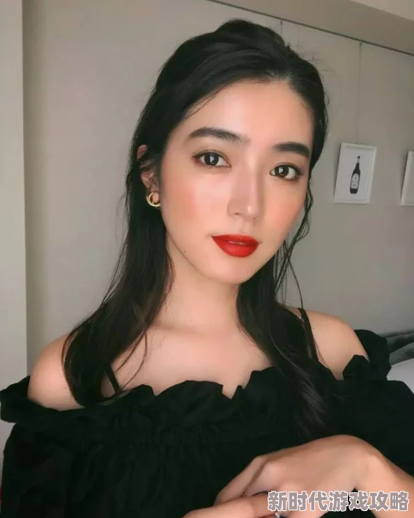 日系女生裸图片 网友评价:这组照片展现了独特的艺术感与美感,既有清新自然的气息,又不失优雅,令人赞叹 日系女生裸图片 网友评价:这组照片展现了独特的艺术感与美感,既有清新自然的气息,又不失优雅,令人赞叹