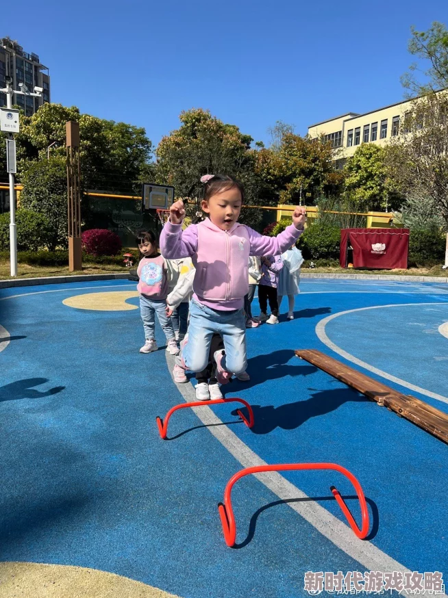 啊啊啊用力操让我们一起积极锻炼身体增强体质保持好心情迎接每一天的挑战与机遇