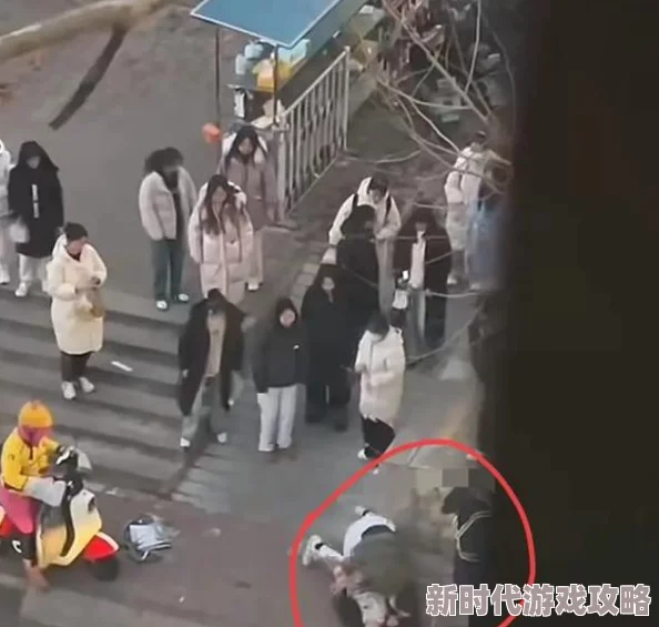 男生舔女生下面和胸的故事引发网络热议最新消息称该事件纯属虚构创作
