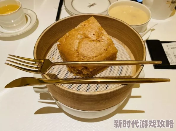 网友热议：暗区突围刀战神套究竟为何物？揭秘暗区突围中的战神套装评价