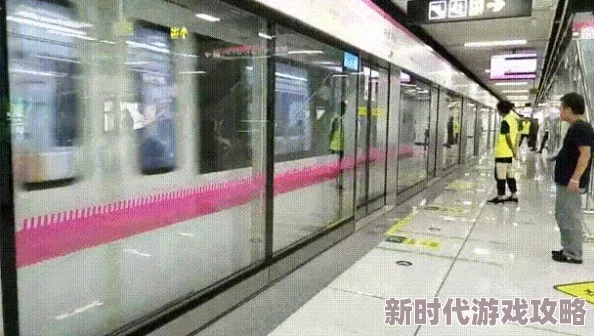 网友热议：地铁逃生游戏中，哪款倍镜外观更酷炫且实用性强？