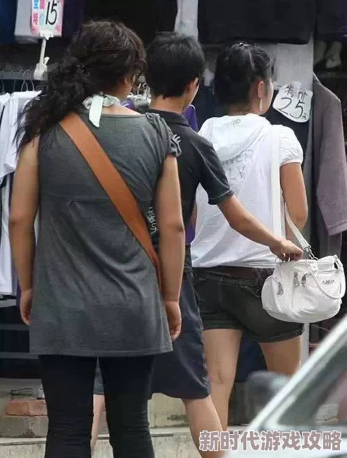 欧美偷拍视频二区惊喜不断更新中带来更多精彩内容 欧美偷拍视频二区惊喜不断更新中带来更多精彩内容