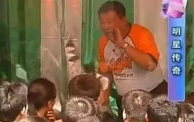 欧美伊香蕉久久综合类网站八卦信息最近爆料称该网站将推出全新互动功能，用户可以直接与视频中的演员进行实时交流，此举旨在提升用户体验并增加平台的互动性